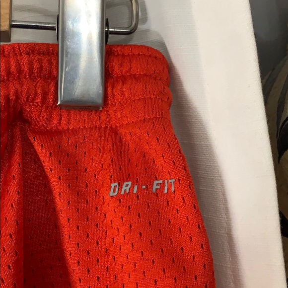 🏃🏼‍♀️ Nike Dri-Fit Mesh Shorts, Size S (4-6) - Picture 4 of 6